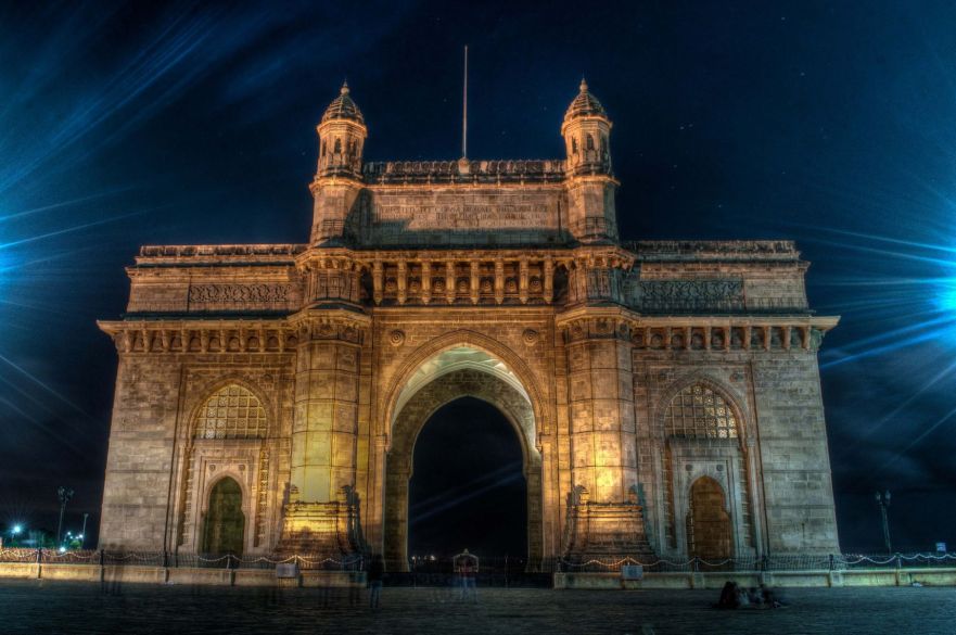 at_night_picture_of-gateway_of_india.jpg